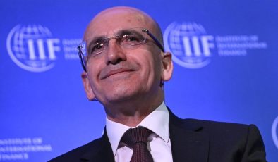 Mehmet Şimşek: Finansal okuryazarlık çok önemli, tasarruflar bilgiye dayalı yapılmalı