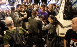 İsrailliler, esir takası anlaşması ve Netanyahu’nun istifası talebiyle sokaklara indi