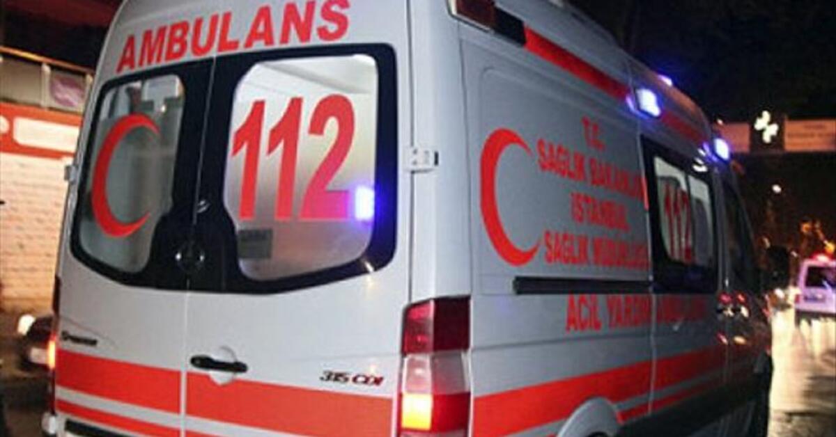 İzmir’de otomobil kahvehaneye daldı: 3 yaralı