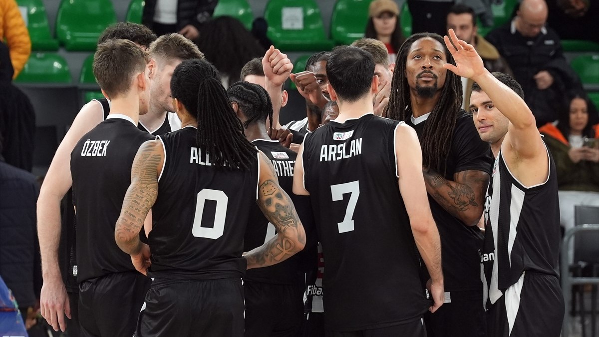 Beşiktaş’tan Darüşşafaka’ya 15 sayı fark!